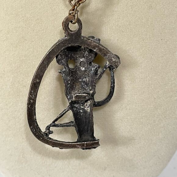 Vintage Archer Bow & Arrow Quiver Metal Pendant Necklace Mockingjay Renfaire - Picture 3 of 6